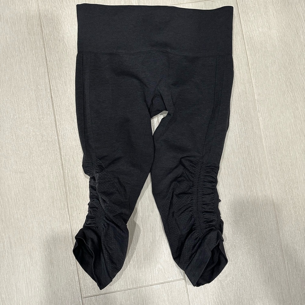 Lululemon black  cropped leggings